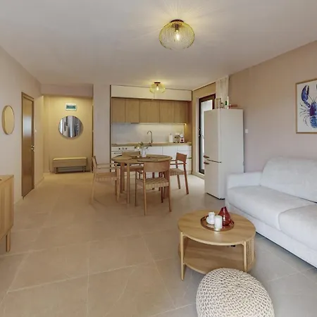 아파트 Bellaviastay, Flat Apolonia 1bd 부르가스